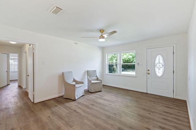 747 High School Drive, Seagoville, TX 75159