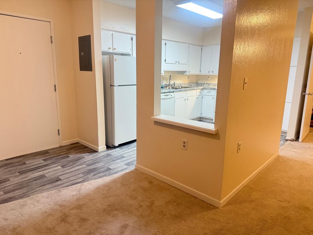 221 Grand Avenue W 308, South Saint Paul, MN 55075 — photo 3