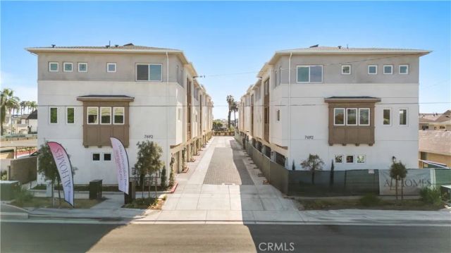 7692 9th Street 106, Buena Park, CA 90621