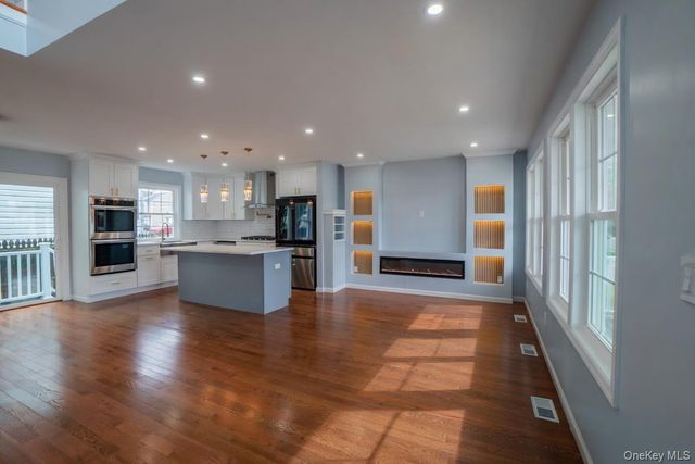 139 maple Avenue, Bethpage, NY 11714