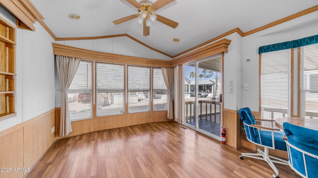 Image 10 of property listing at 932 NICKEL Drive 932, Apache Junction, AZ 85119