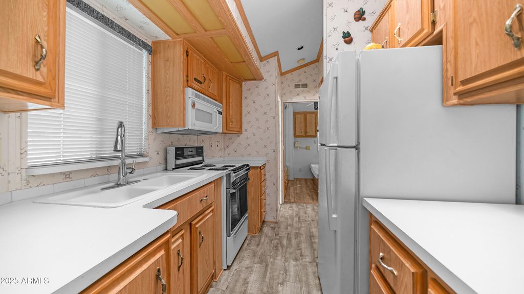 Image 13 of property listing at 932 NICKEL Drive 932, Apache Junction, AZ 85119