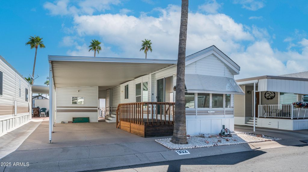 Image 2 of property listing at 932 NICKEL Drive 932, Apache Junction, AZ 85119