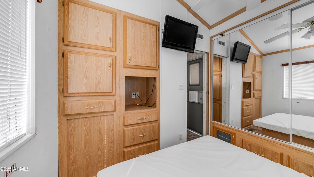 Image 20 of property listing at 932 NICKEL Drive 932, Apache Junction, AZ 85119