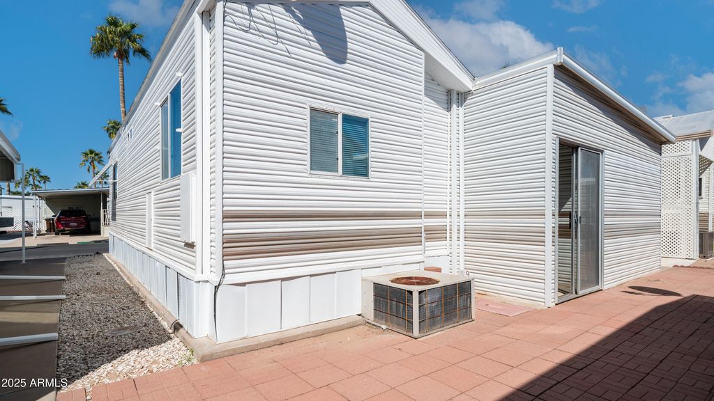 Image 24 of property listing at 932 NICKEL Drive 932, Apache Junction, AZ 85119