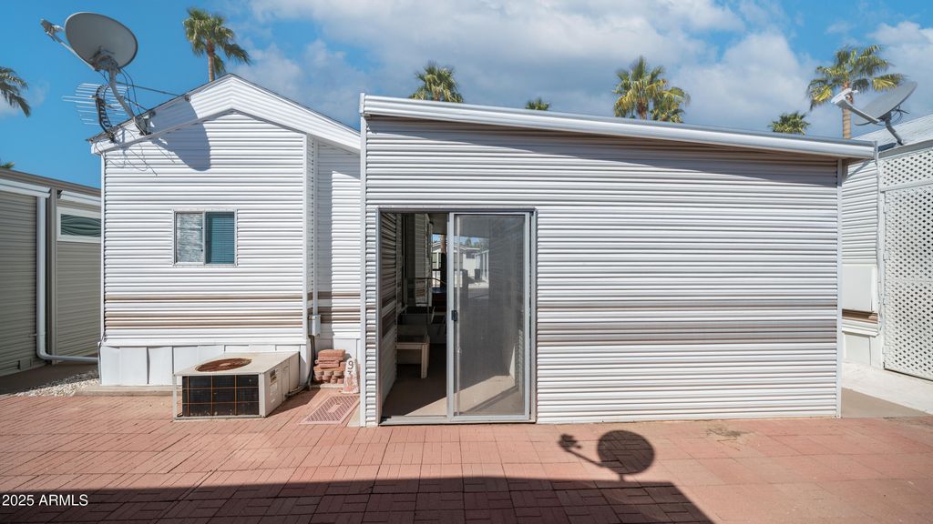 Image 25 of property listing at 932 NICKEL Drive 932, Apache Junction, AZ 85119