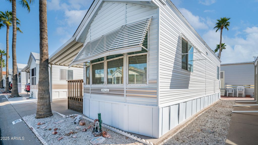 Image 5 of property listing at 932 NICKEL Drive 932, Apache Junction, AZ 85119