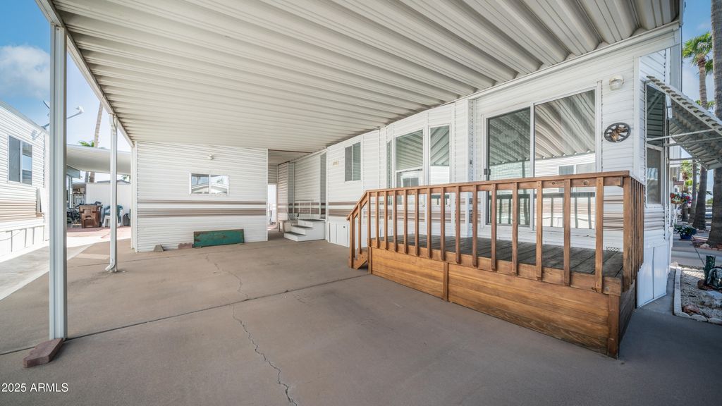 Image 7 of property listing at 932 NICKEL Drive 932, Apache Junction, AZ 85119