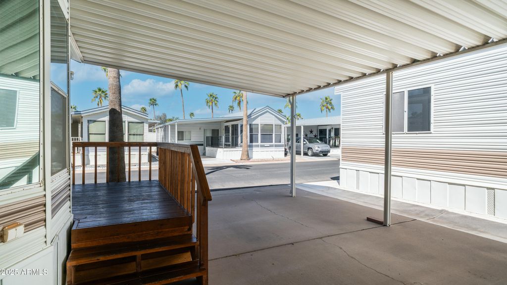 Image 8 of property listing at 932 NICKEL Drive 932, Apache Junction, AZ 85119