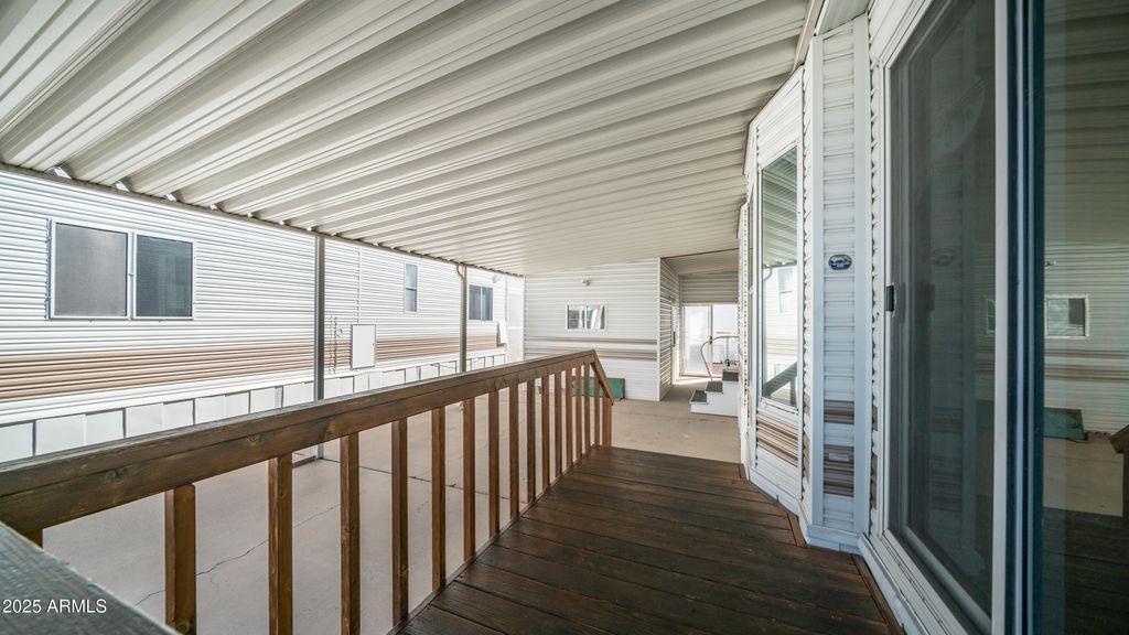 Image 9 of property listing at 932 NICKEL Drive 932, Apache Junction, AZ 85119