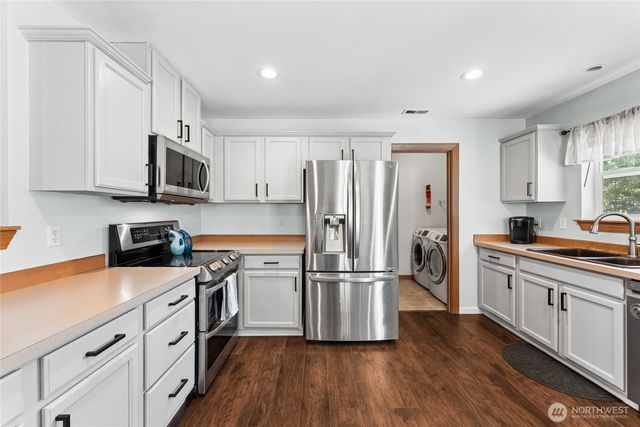 305 Nelsen Street NE, Orting, WA 98360