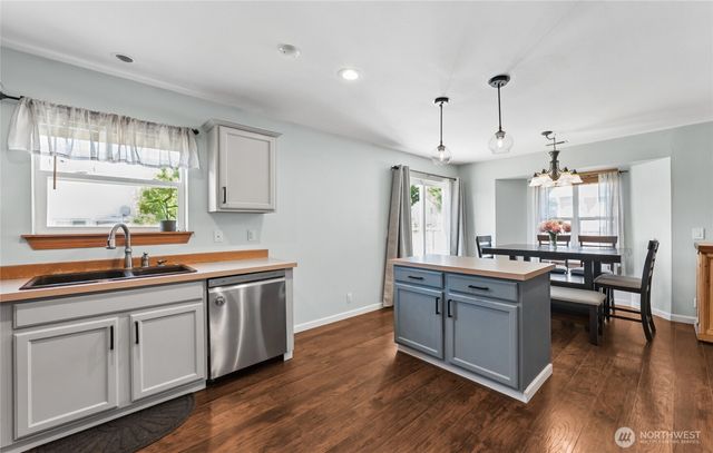 305 Nelsen Street NE, Orting, WA 98360