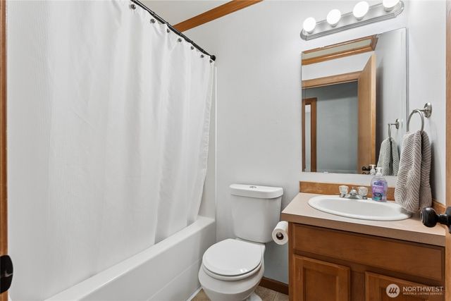 305 Nelsen Street NE, Orting, WA 98360