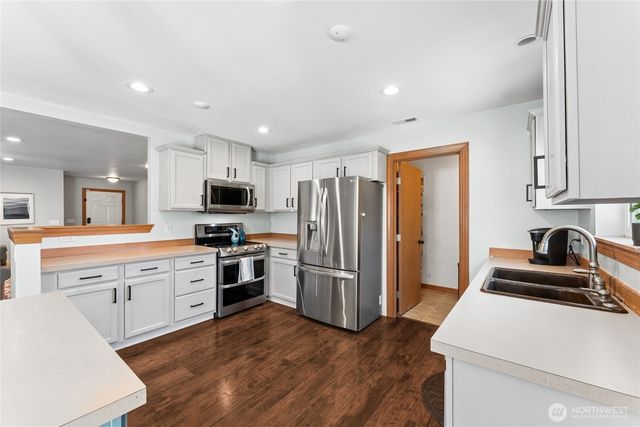 305 Nelsen Street NE, Orting, WA 98360