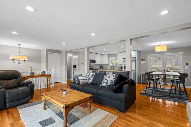 4650 S CHAPEL DR, Holladay, UT 84117