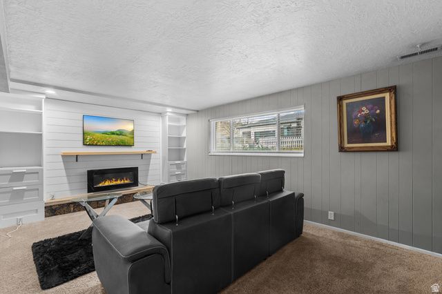 4650 S CHAPEL DR, Holladay, UT 84117