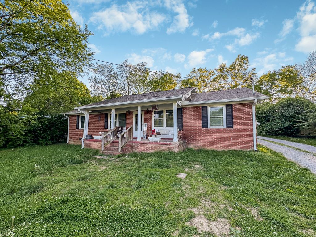 236 Trousdale Ave, Gallatin, TN 37066
