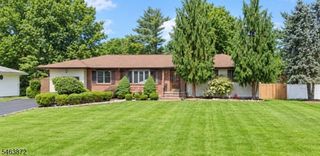77 Schwinn Dr, Clark Twp., NJ 07066