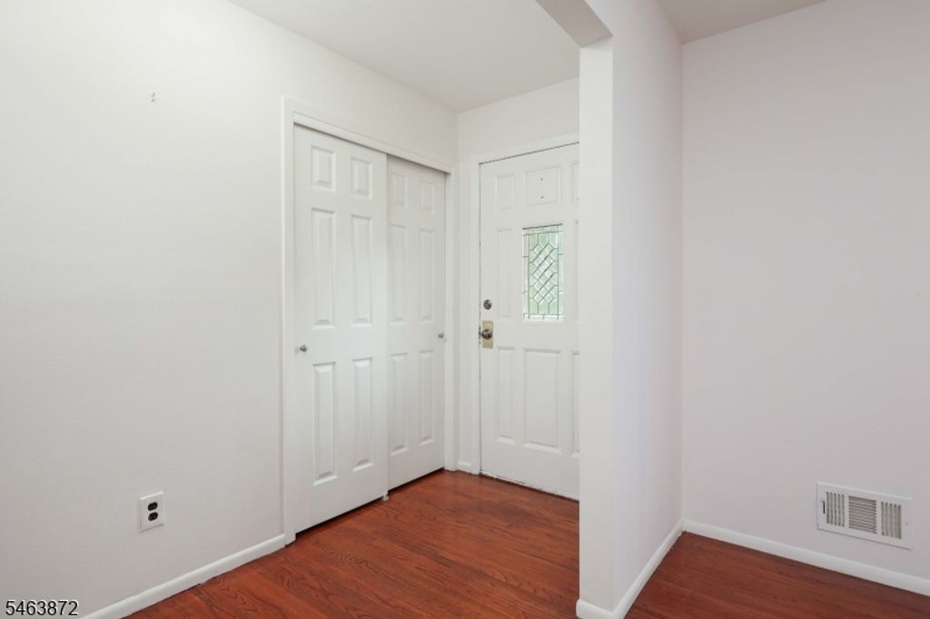 77 Schwin Drive, Clark Twp., NJ 07066 — photo 4