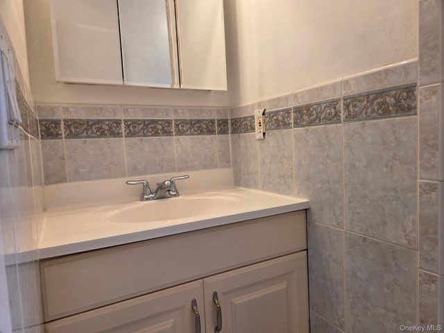 448 Somerset Drive H, Pearl River, NY 10965