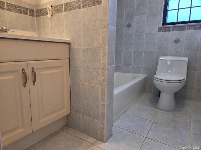 448 Somerset Drive H, Pearl River, NY 10965