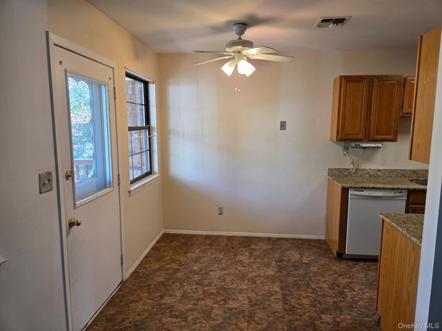 448 Somerset Drive H, Pearl River, NY 10965