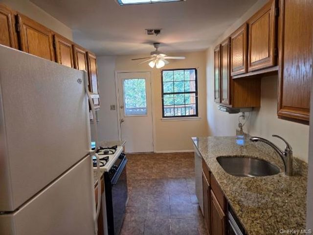 448 Somerset Drive H, Pearl River, NY 10965