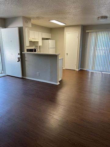 4429 Whispering Valley DR A, Austin, TX 78727