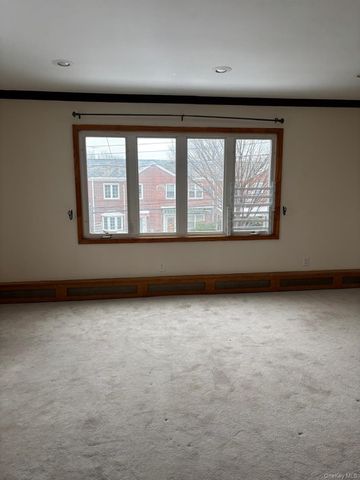 7520 167th Street, Fresh Meadows, NY 11366