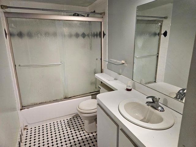 5570 NW 44th Street NW 107a, Lauderhill, FL 33319