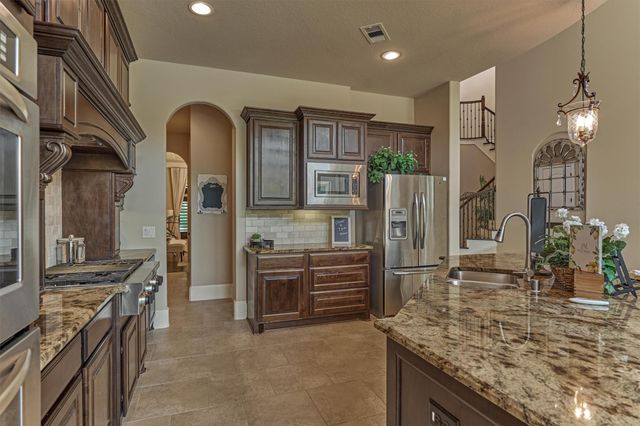 107 Sunridge Court, Montgomery, TX 77316