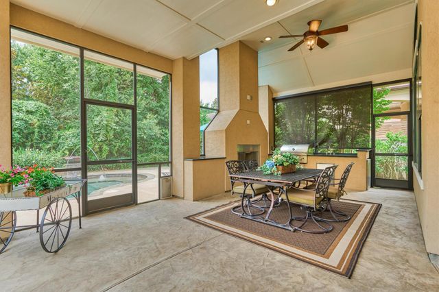 107 Sunridge Court, Montgomery, TX 77316