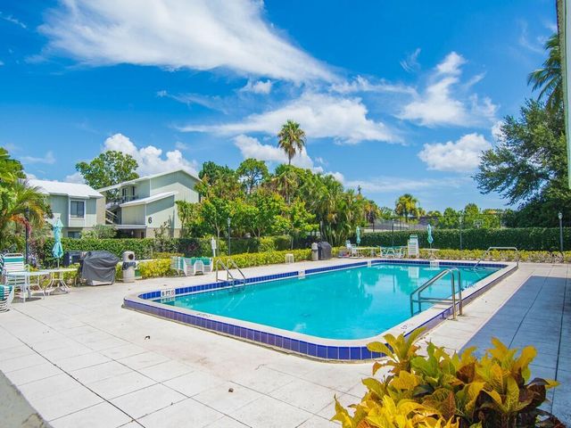 800 NW Fork Road 10-6, Stuart, FL 34994