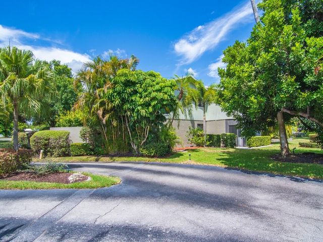 800 NW Fork Road 10-6, Stuart, FL 34994