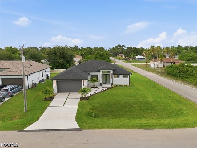 3000 11th ST W, Lehigh Acres, FL 33971