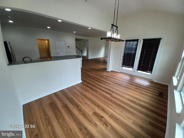 8209 HERALDRY DR, Severn, MD 21144