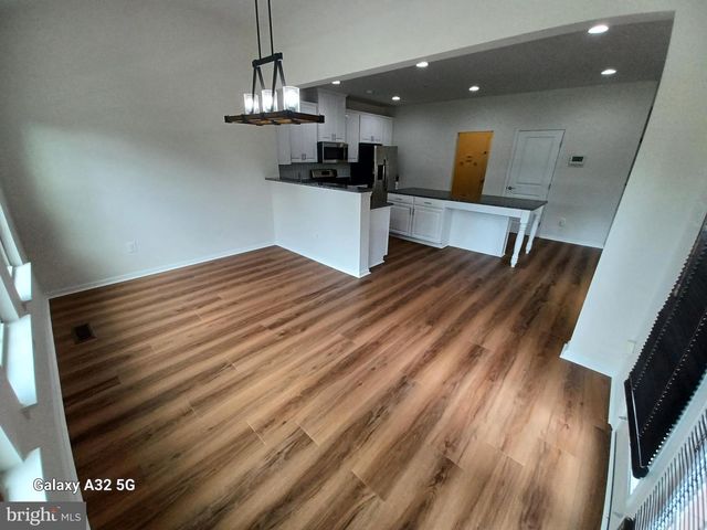 8209 HERALDRY DR, Severn, MD 21144