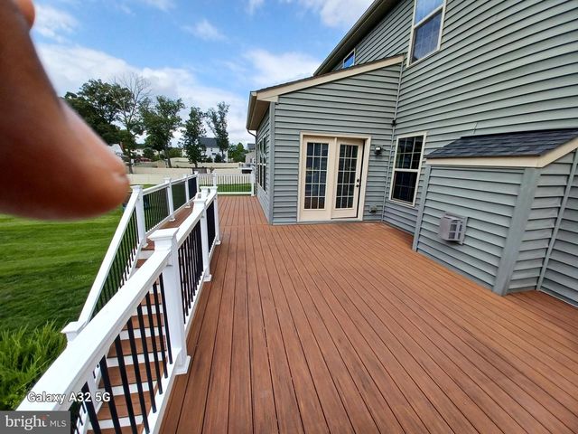 8209 HERALDRY DR, Severn, MD 21144