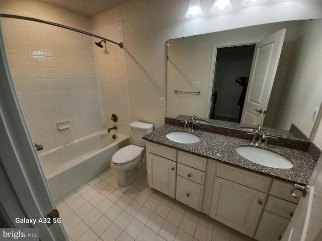 8209 HERALDRY DR, Severn, MD 21144