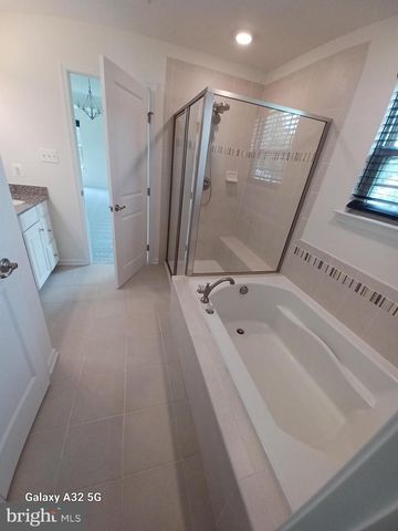 8209 HERALDRY DR, Severn, MD 21144