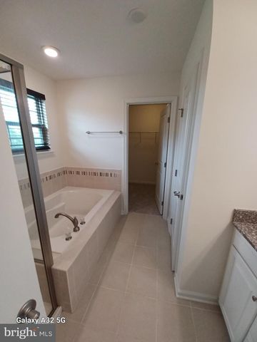 8209 HERALDRY DR, Severn, MD 21144