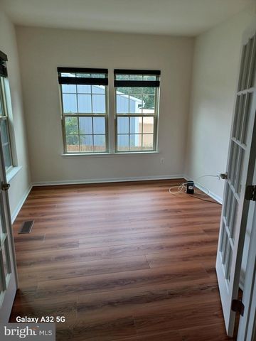 8209 HERALDRY DR, Severn, MD 21144