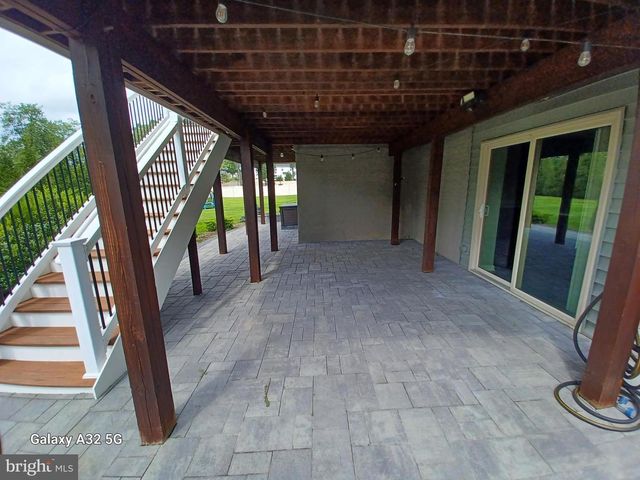 8209 HERALDRY DR, Severn, MD 21144