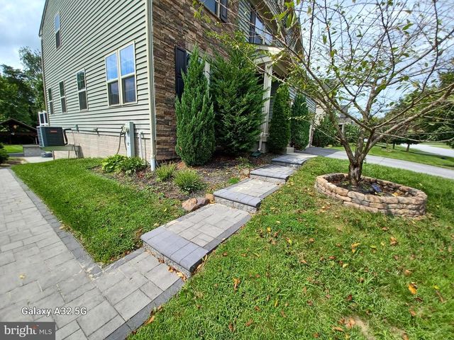 8209 HERALDRY DR, Severn, MD 21144