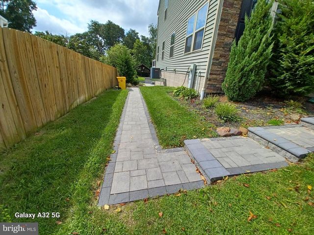 8209 HERALDRY DR, Severn, MD 21144