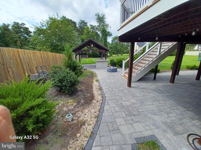 8209 HERALDRY DR, Severn, MD 21144