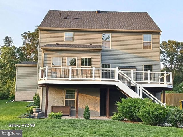 8209 HERALDRY DR, Severn, MD 21144
