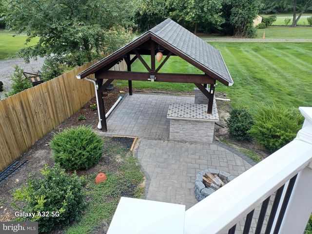 8209 HERALDRY DR, Severn, MD 21144