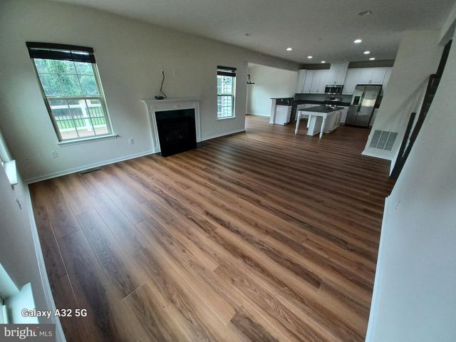 8209 HERALDRY DR, Severn, MD 21144