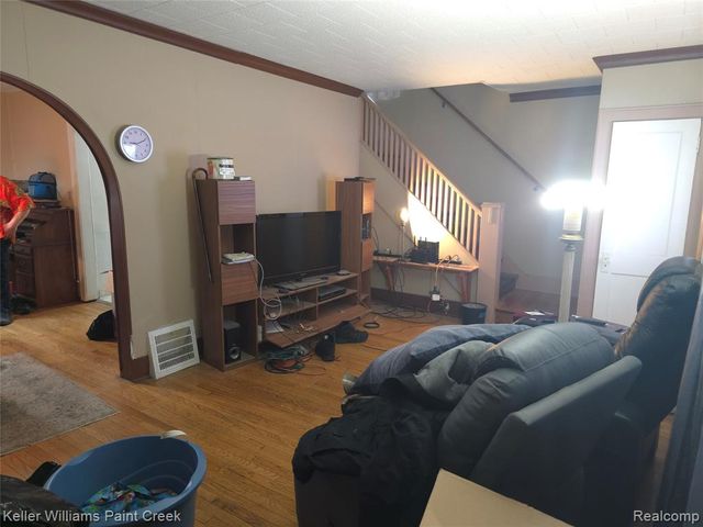 2410 Flushing Road, Flint, MI 48504